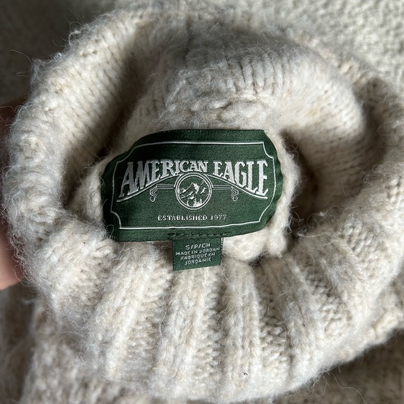 AE Cable Knit Sweater - Picture 3 of 4